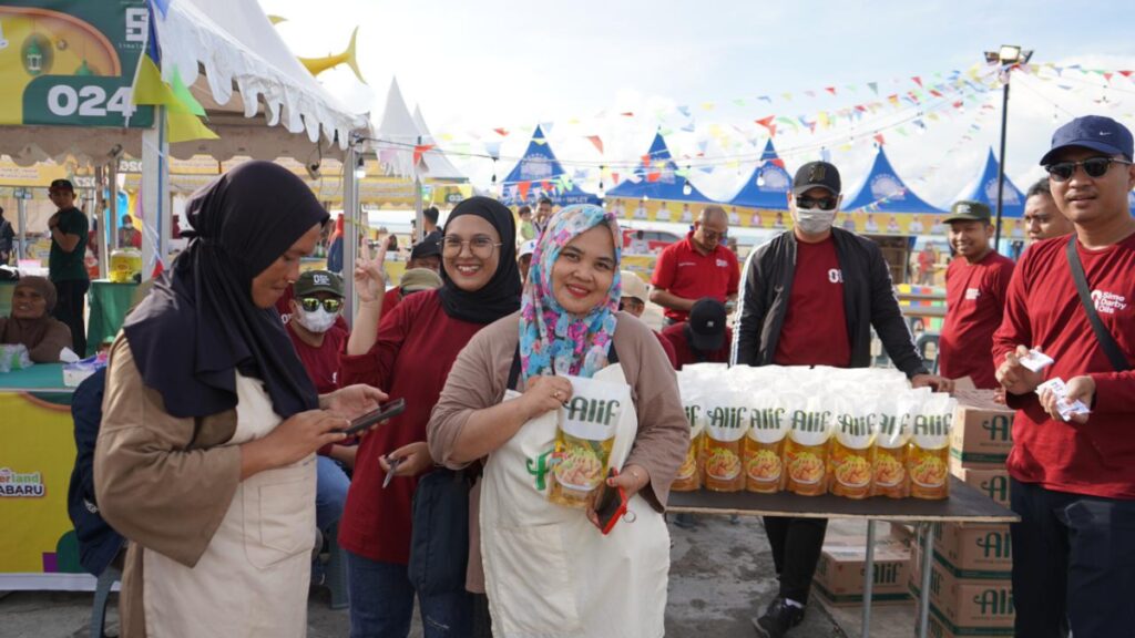 Primadona Minyak Goreng Kotabaru Ultah Ketiga, Warga Kecipratan Rejeki