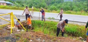 Petugas & Warga Sungai Durian Kotabaru Kompak Hidupkan Budaya Gotong-royong