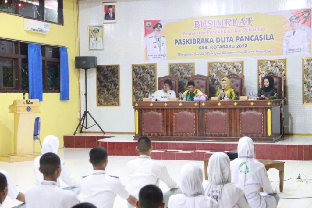 Pesan Fatma Idiana Jafar ke Capaskibra Duta Pancasila Kotabaru, Belajar dan Cintai Tanah Air !