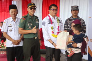 Semarak HUT RI ke 78, Pemkab Kotabaru Kucurkan Bansos di Pulaulaut Timur