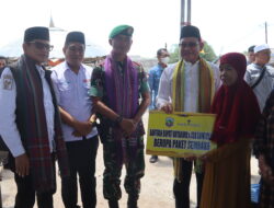 Lintasi Laut, Bupati Kotabaru Guyur Bantuan Untuk Masyarakat Sebuku