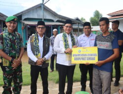 Penghujung Ramadhan, Bupati Kotabaru Bagikan Segudang Bantuan di Pudi