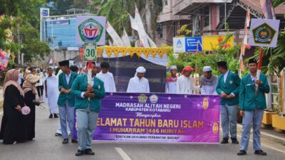Puluhan Peserta Antusias Ikuti Lomba Pawai Muharram di Kotabaru