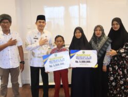 Berkah, Bang Arul Salurkan Beasiswa hingga Umrah Gratis di Langadai Kotabaru