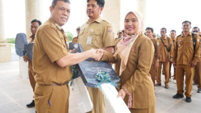 Ratakan Pelayanan Kesehatan hingga ke Pelosok, Pemkab Kotabaru Serahkan 42 Unit Mobil Ambulance