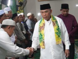 Perdana, Bupati Rusli Safari Ramadan ke Dua Kecamatan di Pulau Laut