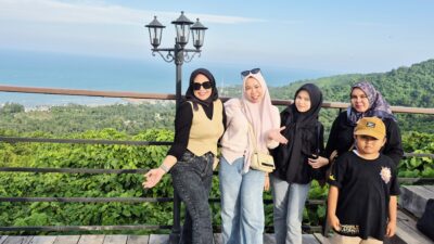 Pesona Wisata Puncak Mamake Bikin Ketagihan, Malam Hari Pengunjung Makin Ramai