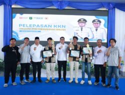 Tiga Kelompok Nilai Tertinggi KKN Terima Penghargaan Dari Bupati Tanah Bumbu