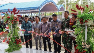Usai Diresmikan, Bupati Andi Rudi Minta Kantor Desa Sarigadung Dirawat Dengan Baik