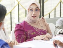 Turut Jadi Juri, Ketua Dekranasda Tanbu Minta Duta Wisata Mampu Promosikan Produk Lokal