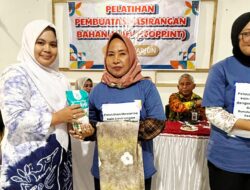Keren! Dongkrak Ekonomi Pelaku UMKM, BUMDes Tarjun Raya Buka Pelatihan Pembuatan Kain Sasirangan