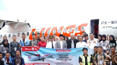 Bupati Andi Rudi Resmikan Penerbangan Perdana Rute Batulicin – Makassar