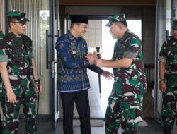 Sinergi TNI-Pemda, Pangdam XXII/Tambun Bungai Tiba di Tanah Bumbu untuk Penutupan TMMD