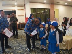 Pemkab Kotabaru Serahkan Bantuan Perlengkapan Sekolah untuk PAUD, SD, dan SMP
