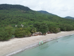 Pesona Obyek Wisata Pantai Gedambaan Kotabaru dan Kelengkapan Fasilitas Publik