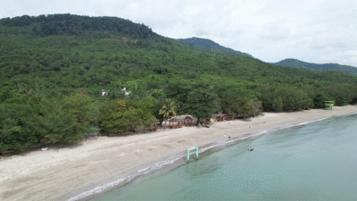 Pesona Obyek Wisata Pantai Gedambaan Kotabaru dan Kelengkapan Fasilitas Publik