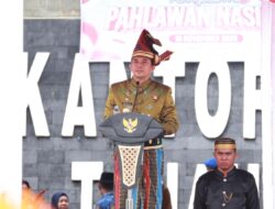 Semarak Peringatan Hari Pahlawan di Tanah Bumbu, Pejabat Kenakan Pakaian Adat dan Penyerahan Penghargaan