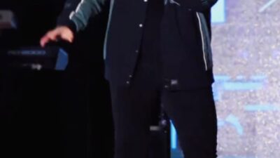 Aksi Panggung Eks Vokalis Ada Band Guncang Siring Laut Diakhir Hub Fest 2025