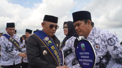 Bupati Kotabaru Pimpin Upacara Hari Guru 2025 : Apresiasi Peran Guru Wujudkan Indonesia Emas