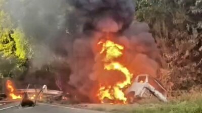 Kecelakaan Maut di Kotabaru; Truk Box & Pikap, Sopir Truk Tewas Terbakar di Tempat