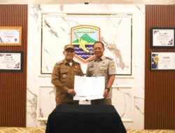 Pemkab Kotabaru Serahkan Mobil Operasional Hilux untuk Kantor Pertanahan