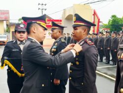 Puluhan Personel Polres Kotabaru Diganjar Tanda Kehormatan Pengabdian