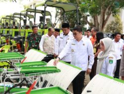 Dukung Swasembada Pangan Presiden Prabowo, Bupati Tanah Bumbu Salurkan Bantuan Alsintan untuk Brigade Pangan