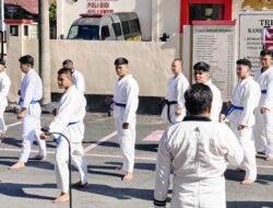 Berbekal Bela Diri, Personel Polres Kotabaru Siap Hadapi Beragam Tantangan Tugas di Lapangan