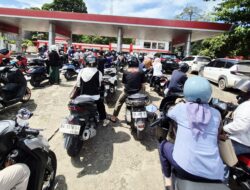 Menyedihkan! Antrean Panjang di SPBU masih Dikeluhkan Warga Kotabaru