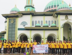Maknai Hari Bhayangkara ke-80, Polres Kotabaru Gelar Bakti Religi hingga Salurkan Bantuan Kebersihan