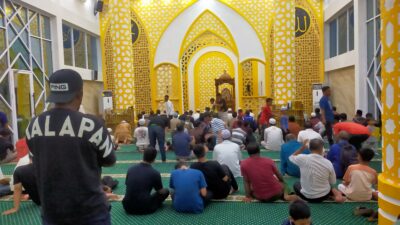 Tunjang Ibadah Wisatawan, Masjid Apung Siringlaut Kotabaru Jadi Magnet Religi di Tepian Laut