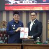 Tatap Tahun 2027, Bupati Andi Rudi Latif Serahkan Rancangan KUA-PPAS ke DPRD Tanah Bumbu