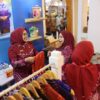 Membanggakan, Kain Tenun Pagatan dan Kriya Unggulan Tanah Bumbu Unjuk Gigi di HUT ke-46 Dekranas