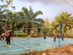Dulu Becek Pakai Tiang Bambu, Warga Desa Madu Retno Kini Nikmati Lapangan Voli Permanen Berkat Program Bupati Tanah Bumbu