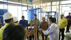 Sinergi Kuat Pemkab dan DPRD Kotabaru: Tinjau Pengolahan Air Bersih di PT SDO hingga Cicipi Air Layak Minum