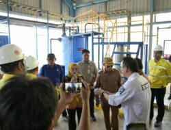 Sinergi Kuat Pemkab dan DPRD Kotabaru: Tinjau Pengolahan Air Bersih di PT SDO hingga Cicipi Air Layak Minum
