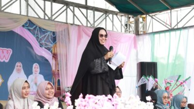 Hadiri Maulid Nabi di Angsana, Ketua TP PKK Tanah Bumbu Ajak Warga Teladani Akhlak Rasulullah