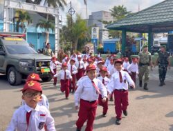 Heboh, Ratusan Bocah SD di Kotabaru Mendadak ‘Geruduk’ Markas Yonif TP 884/Saijaan