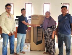 Dukung Pengembangan Pelaku UMKM, PT SDE Salurkan Bantuan Peralatan Produksi untuk Warga